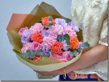 貰った時にときめく花束と、そのまま飾れる花束の幸せ度について